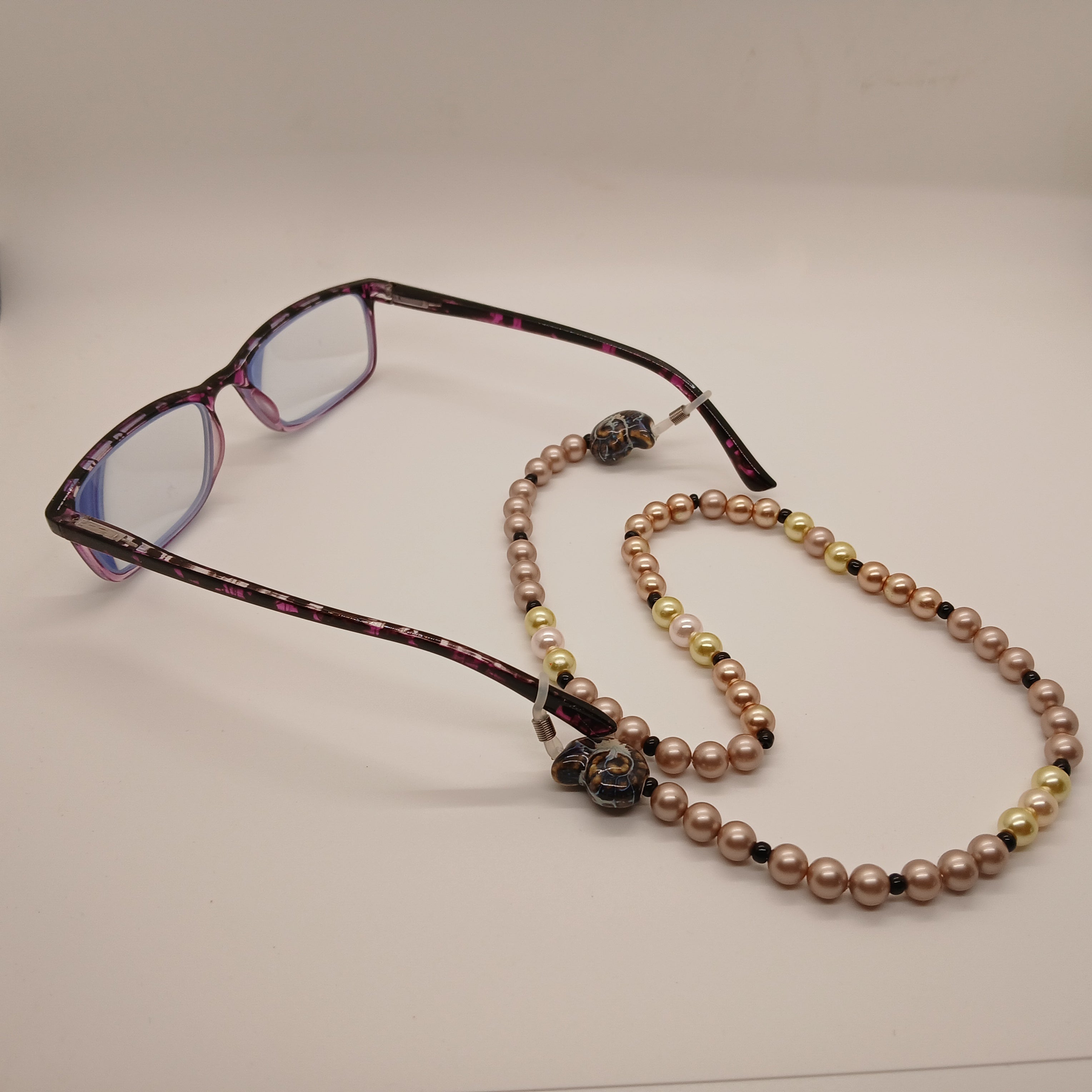 Durable Hand-Beaded Eyeglass Chain – 21-Inch Faux Pearl & Seashell Accent – Reinforced Heavy-Duty Thread – Includes USA Shipping