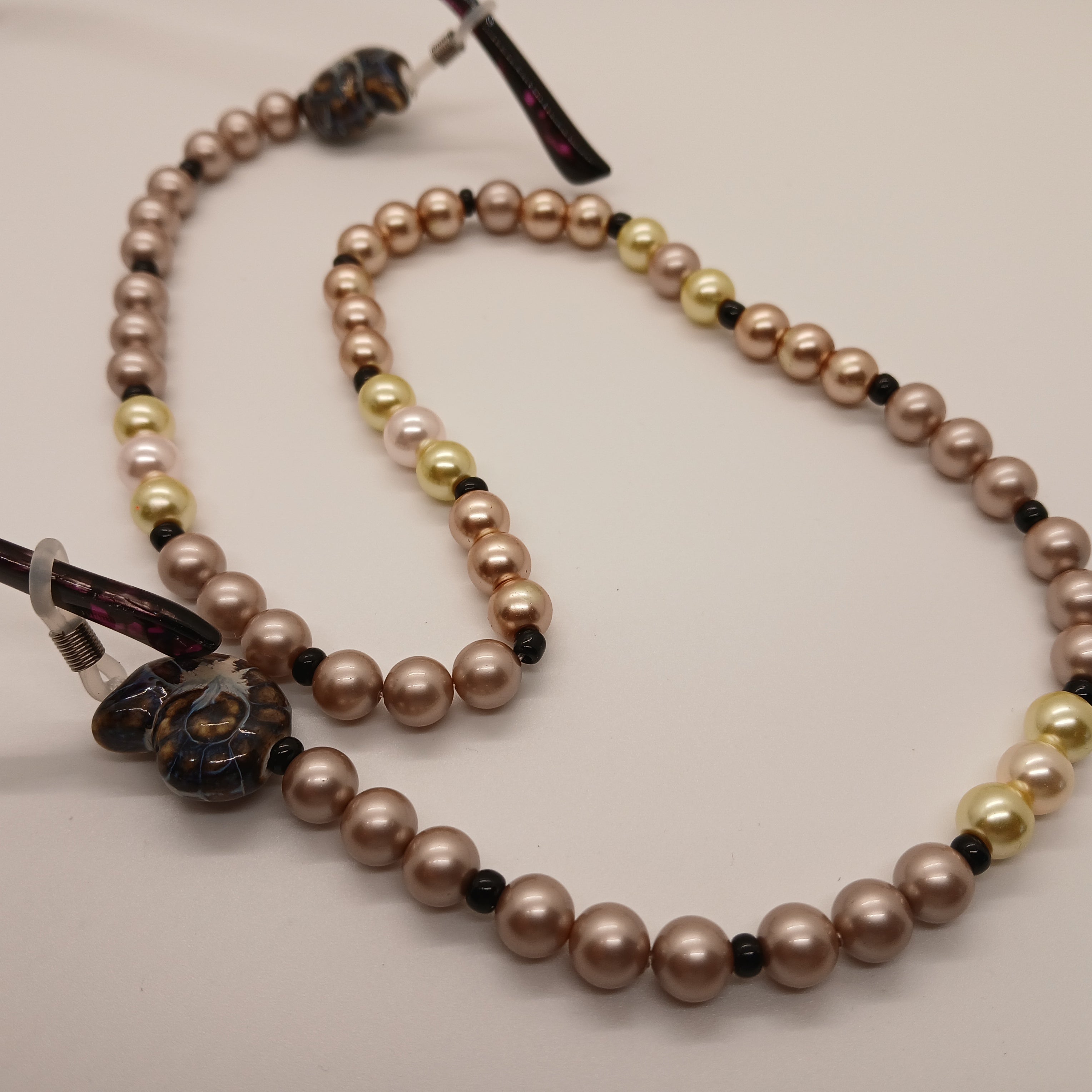 Durable Hand-Beaded Eyeglass Chain – 21-Inch Faux Pearl & Seashell Accent – Reinforced Heavy-Duty Thread – Includes USA Shipping