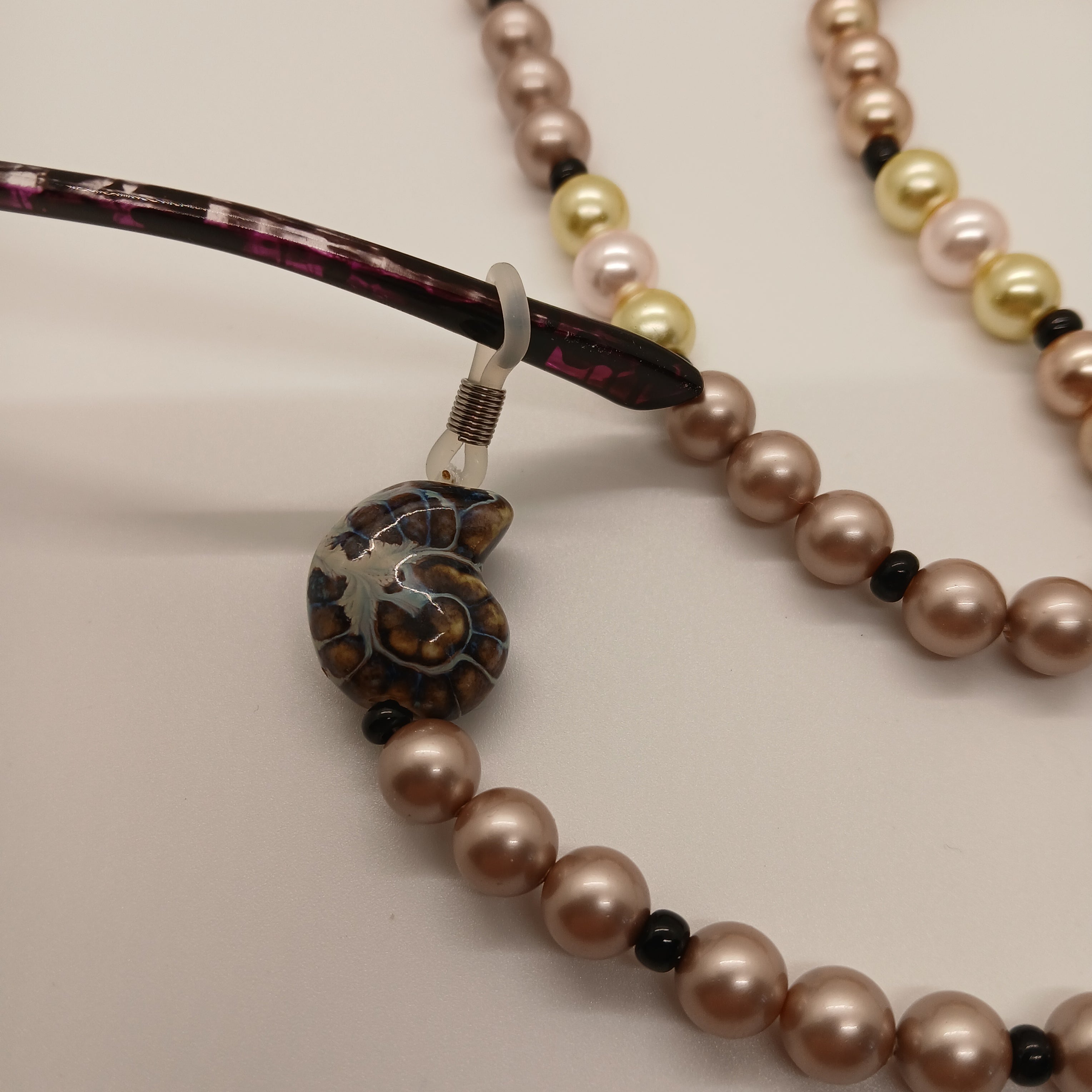 Durable Hand-Beaded Eyeglass Chain – 21-Inch Faux Pearl & Seashell Accent – Reinforced Heavy-Duty Thread – Includes USA Shipping