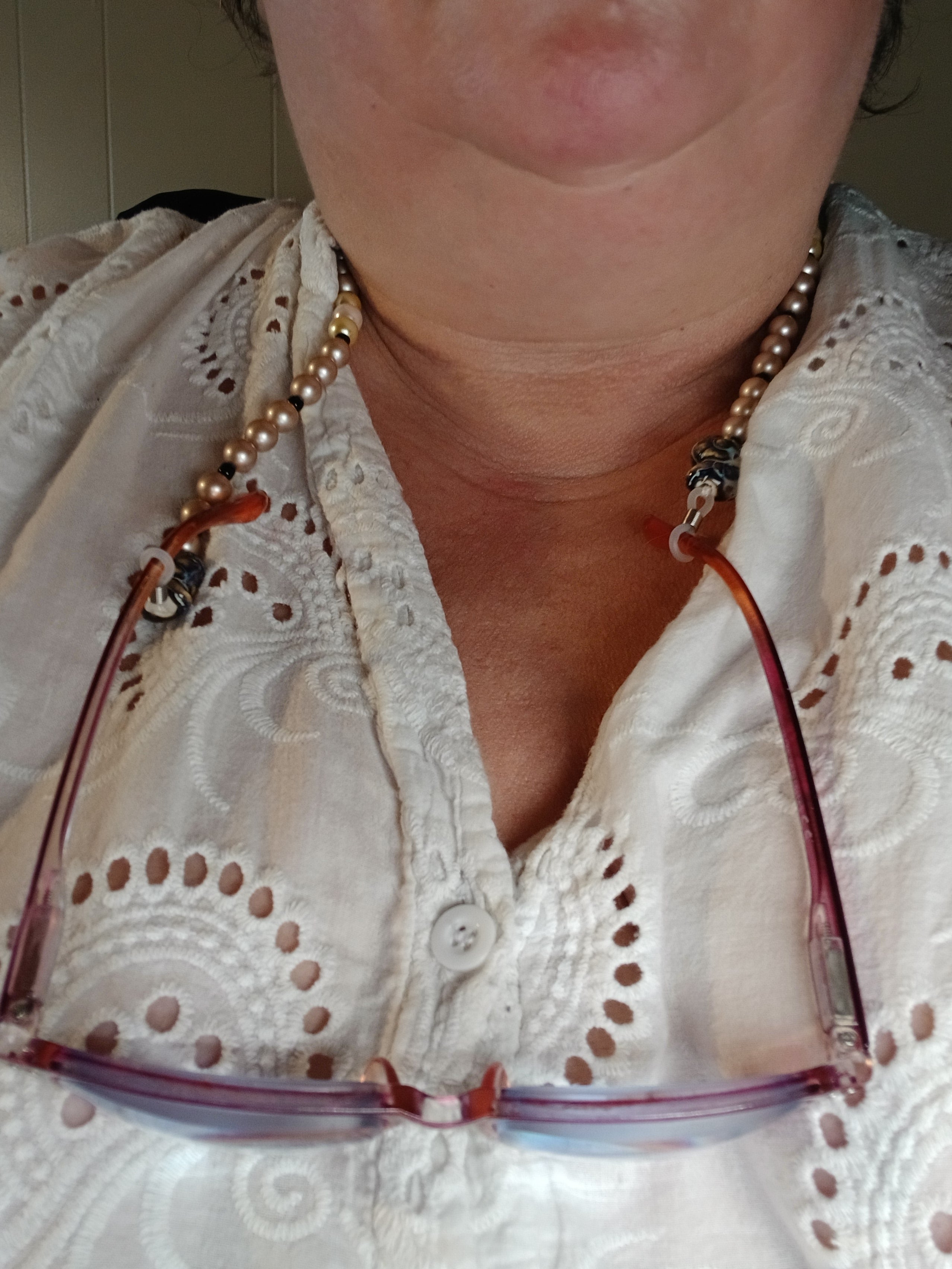 Durable Hand-Beaded Eyeglass Chain – 21-Inch Faux Pearl & Seashell Accent – Reinforced Heavy-Duty Thread – Includes USA Shipping